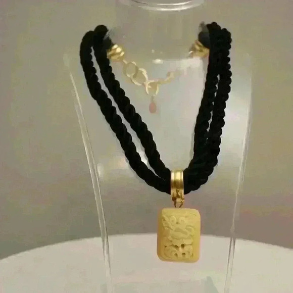 Vintage Yue-Sai Kan Chinese Black Cord Pendant Necklace 16